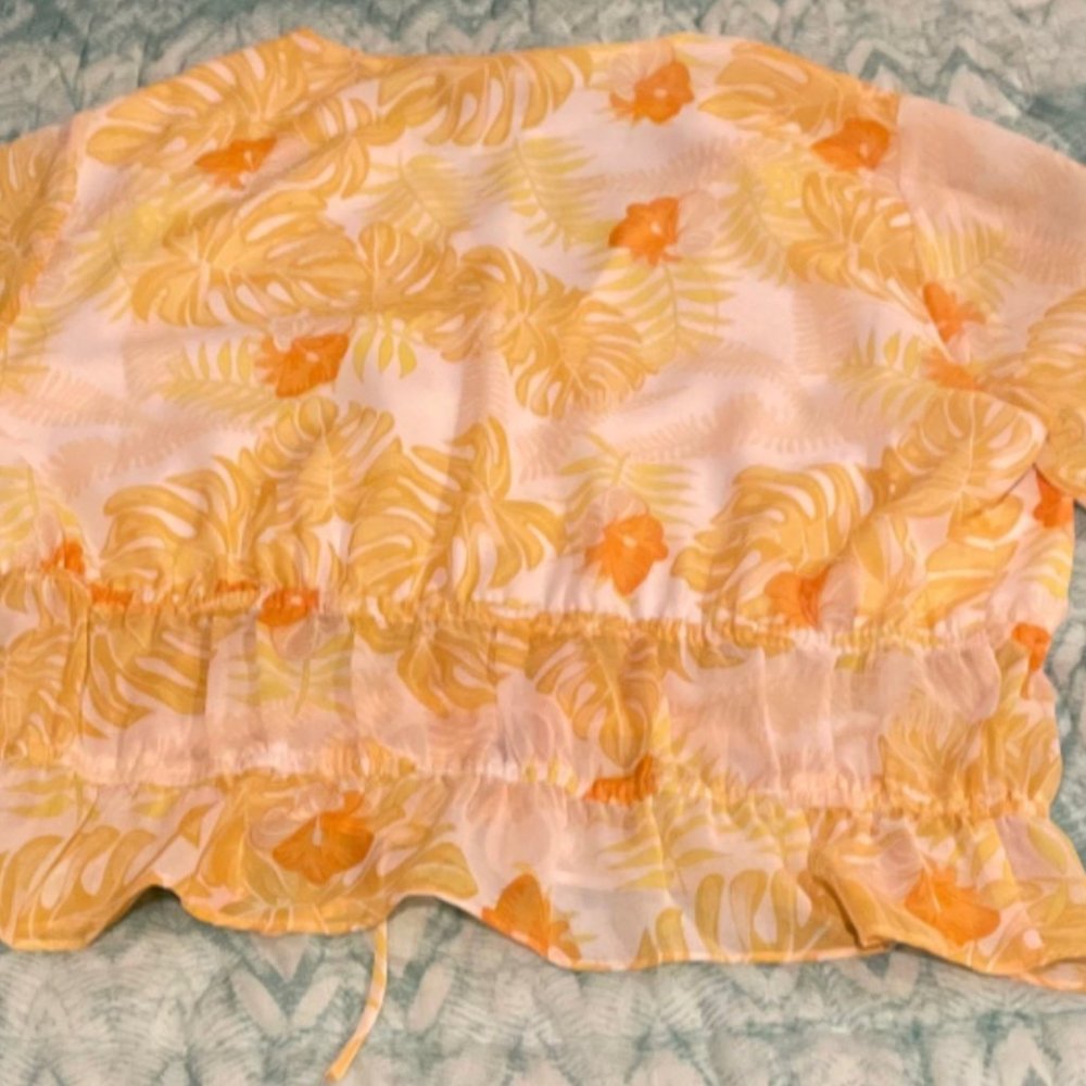 NWOT Lucy Paris Short Sleeve Vacation Top - Picture 2 of 3